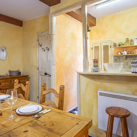 Appartement Serein Au Cœur De La Vieille - *